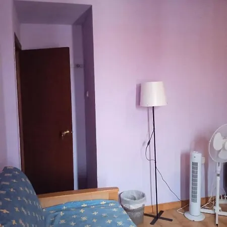 Habitación en casa particular 27-2 - Комната В Квартире Для Семьи 5 Человек